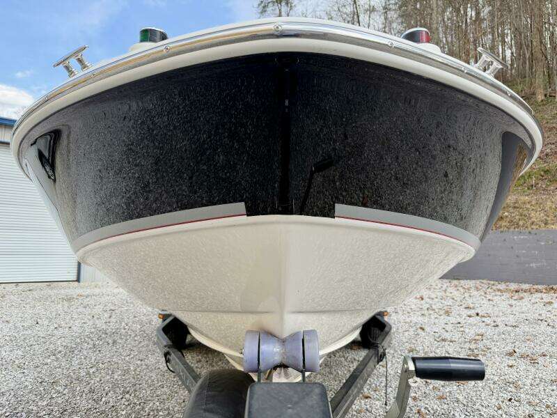 22ft Maxum Yacht For Sale