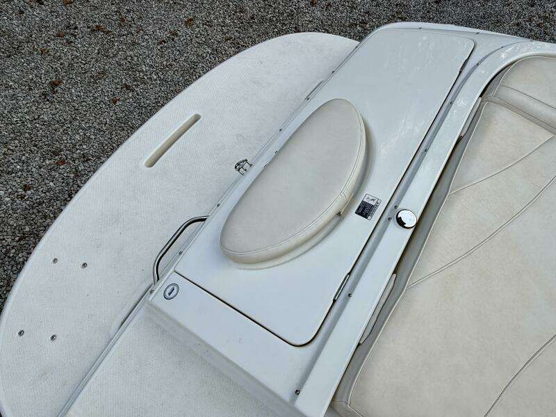 22ft Maxum Yacht For Sale