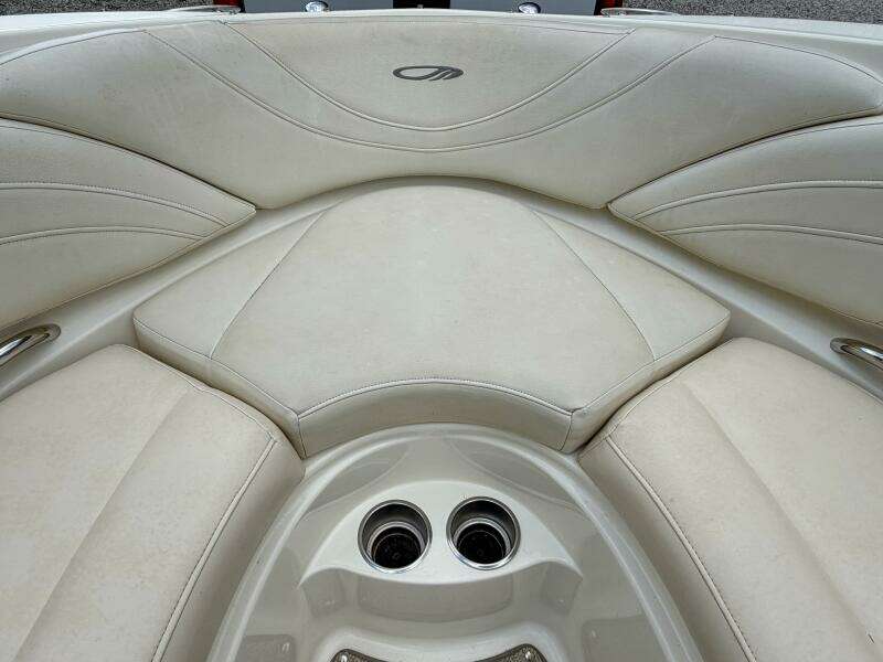 22ft Maxum Yacht For Sale