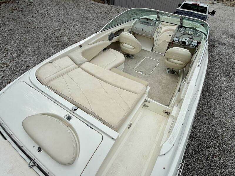 22ft Maxum Yacht For Sale