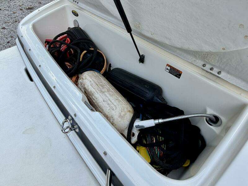 22ft Maxum Yacht For Sale