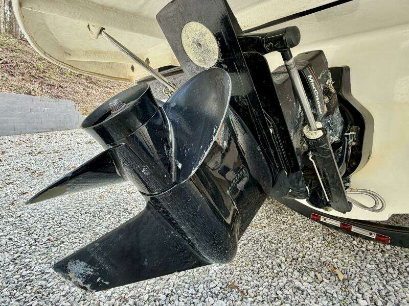 22ft Maxum Yacht For Sale