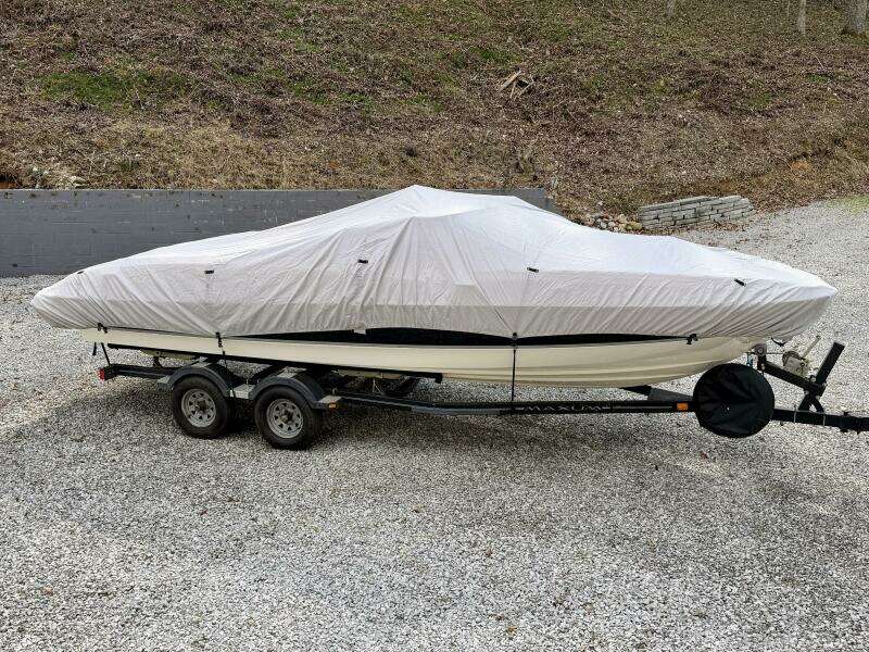 22ft Maxum Yacht For Sale