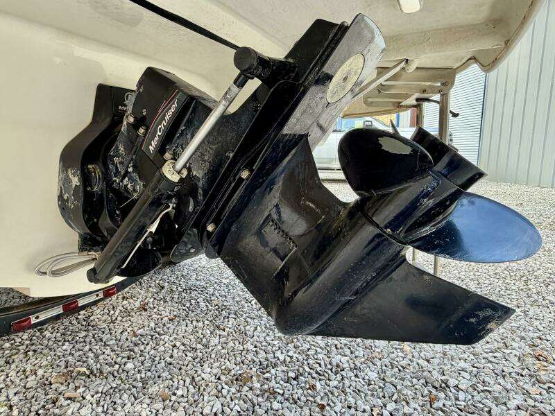 22ft Maxum Yacht For Sale