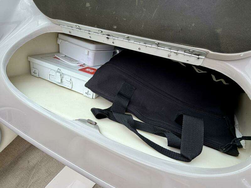 22ft Maxum Yacht For Sale