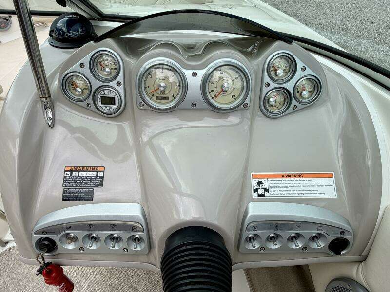 22ft Maxum Yacht For Sale