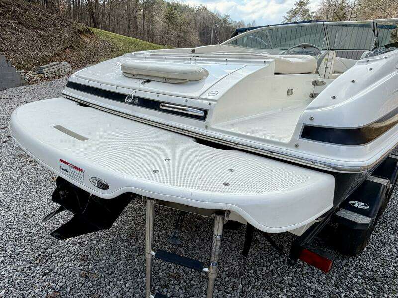 22ft Maxum Yacht For Sale