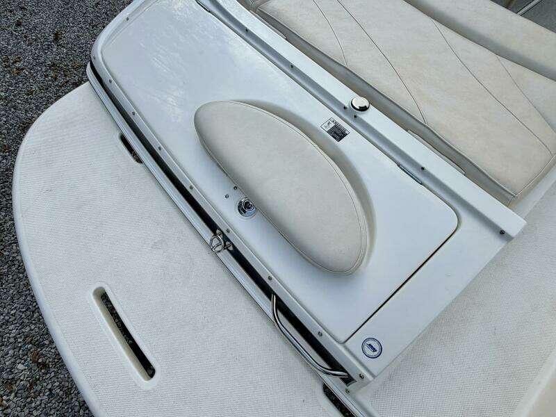 22ft Maxum Yacht For Sale