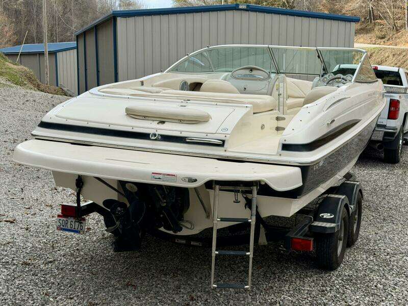 22ft Maxum Yacht For Sale