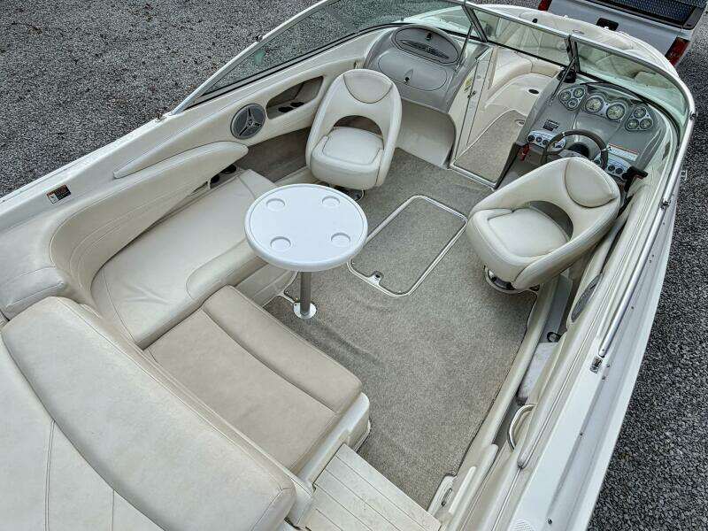 22ft Maxum Yacht For Sale