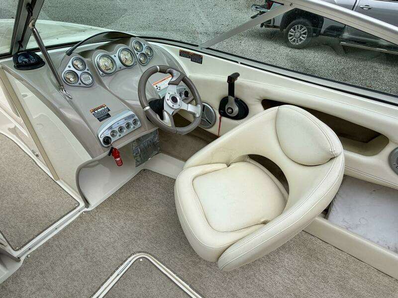 22ft Maxum Yacht For Sale