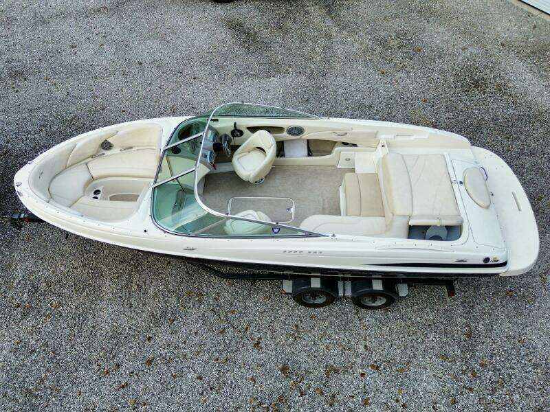 22ft Maxum Yacht For Sale