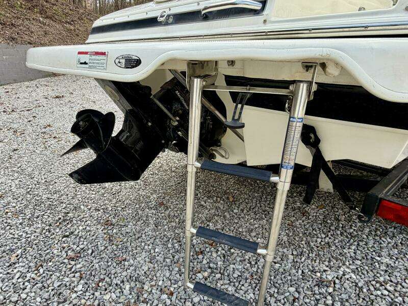 22ft Maxum Yacht For Sale