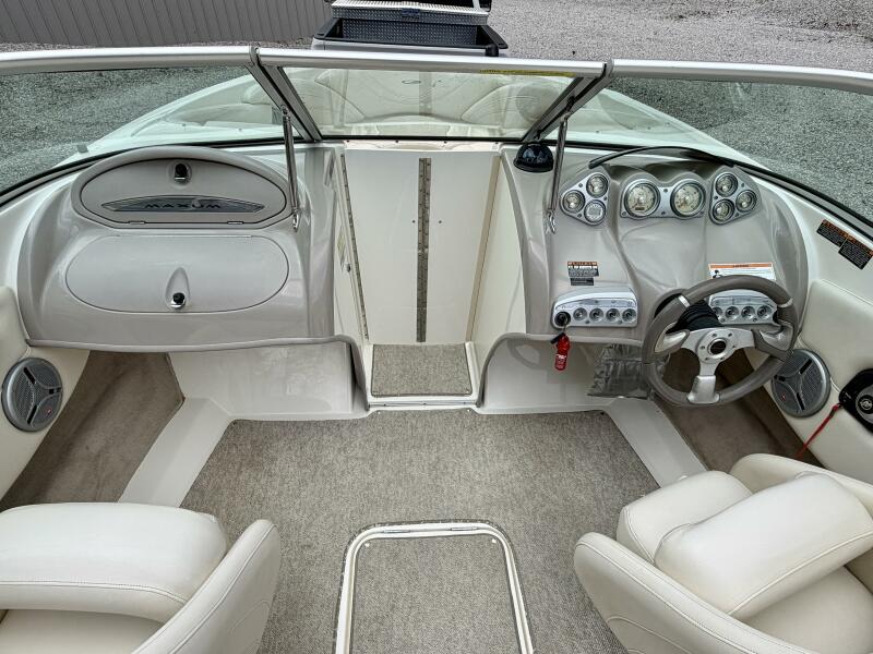22' 2007 Maxum 2200 SR3