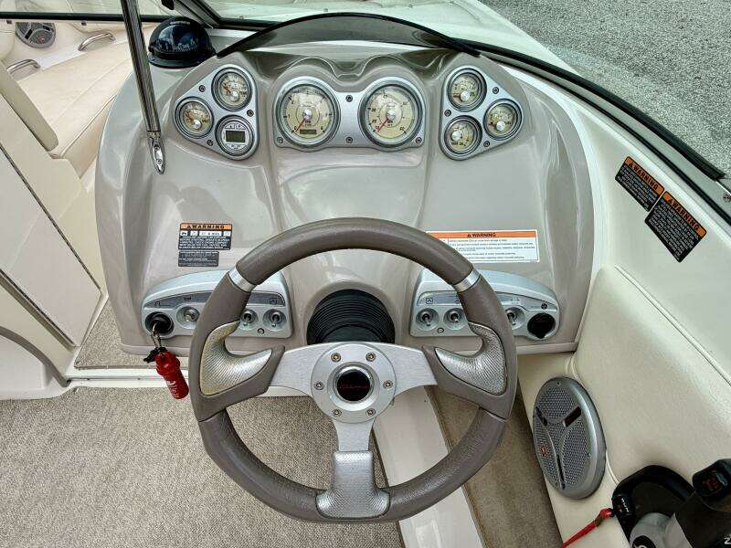 22ft Maxum Yacht For Sale