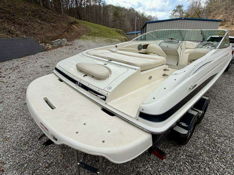 22ft Maxum Yacht For Sale