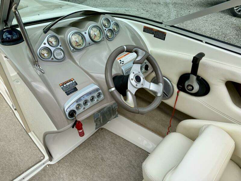 22ft Maxum Yacht For Sale