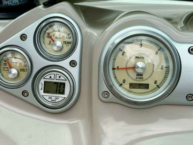 22ft Maxum Yacht For Sale