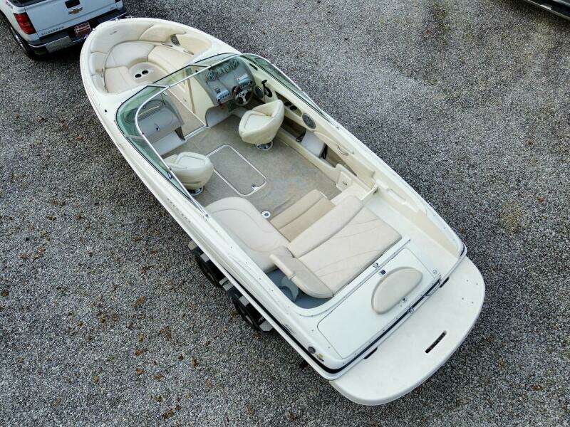 22ft Maxum Yacht For Sale