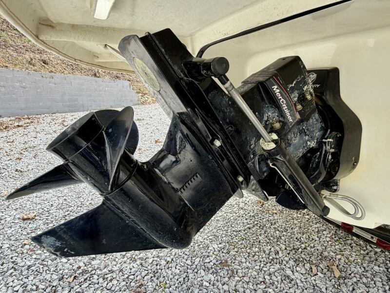 22' 2007 Maxum 2200 SR3