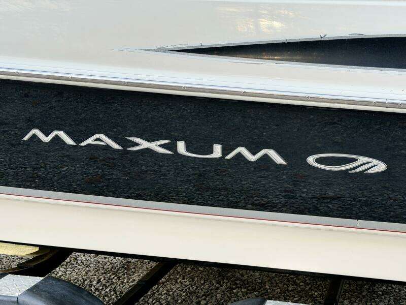 22ft Maxum Yacht For Sale