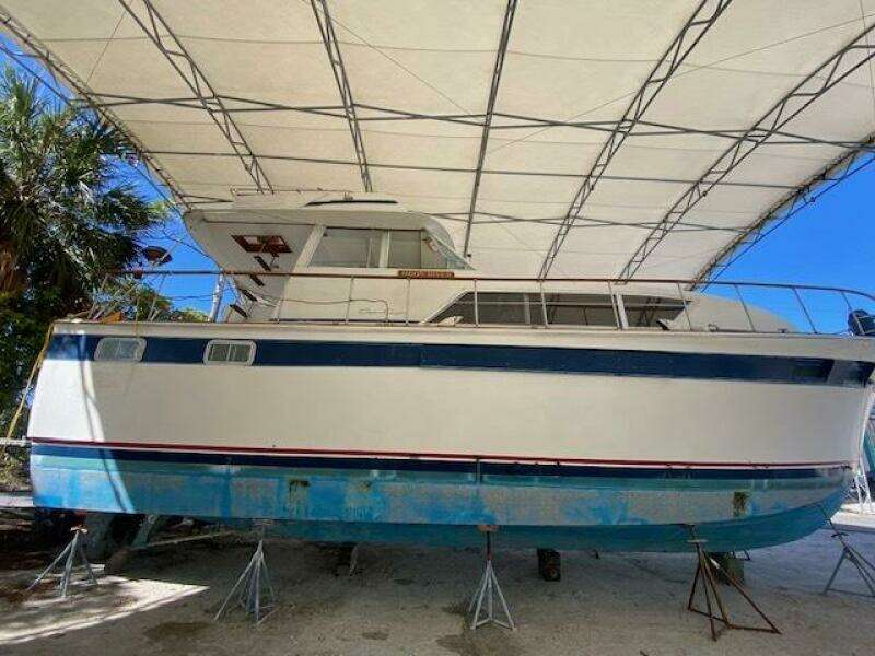 Moonriver 45ft Chris Craft Yacht For Sale