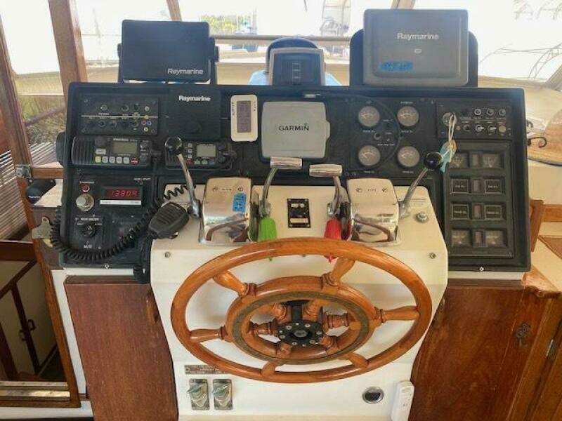 Moonriver 45ft Chris Craft Yacht For Sale