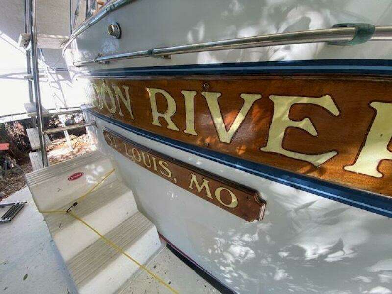 Moonriver 45ft Chris Craft Yacht For Sale
