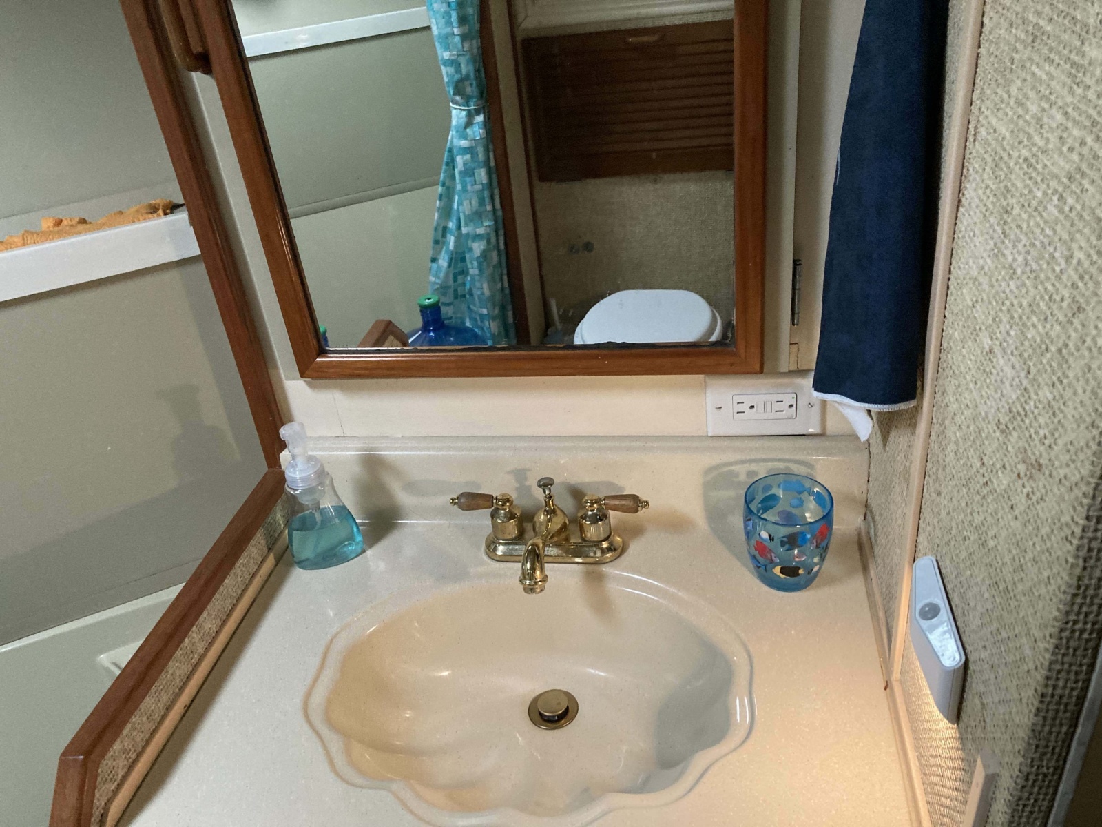 1972 Chris-Craft Commander Flush Deck