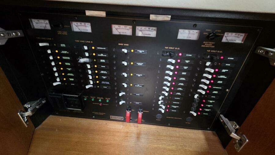 Always Friday 44ft Cruisers Yachts Yacht For Sale