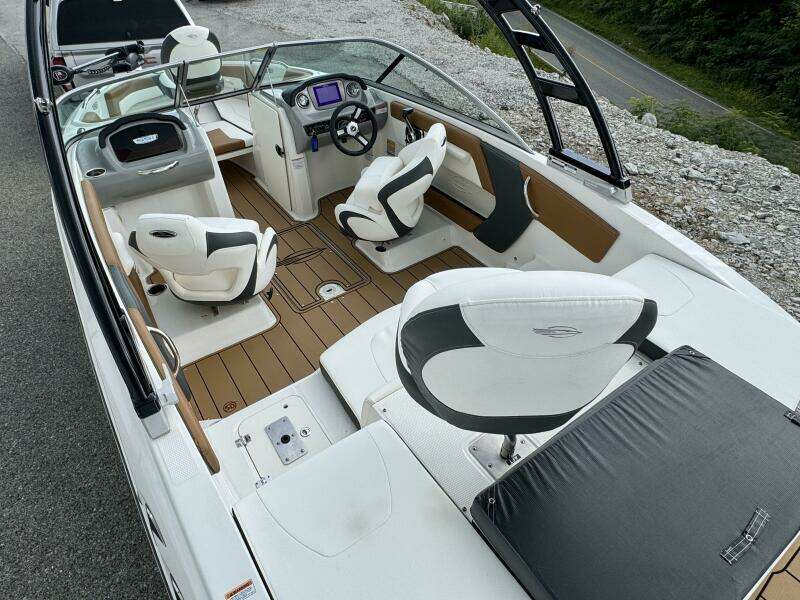 21ft Chaparral Yacht For Sale