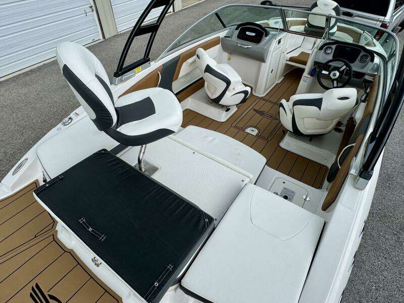 21ft Chaparral Yacht For Sale