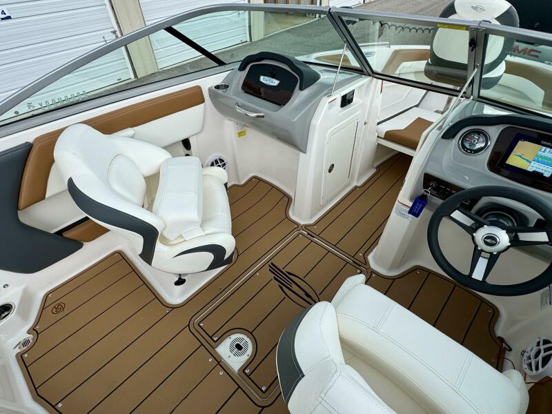 21' 2023 Chaparral 21 SSi Ski & Fish