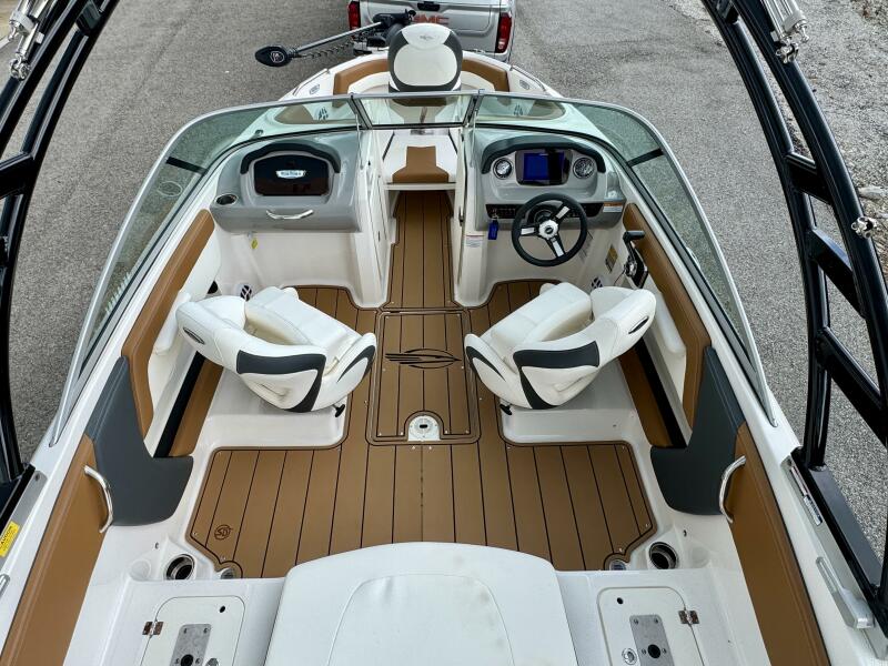 21' 2023 Chaparral 21 SSi Ski & Fish