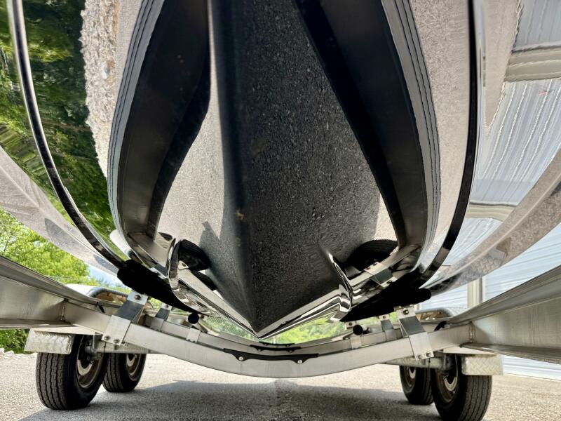 21' 2023 Chaparral 21 SSi Ski & Fish