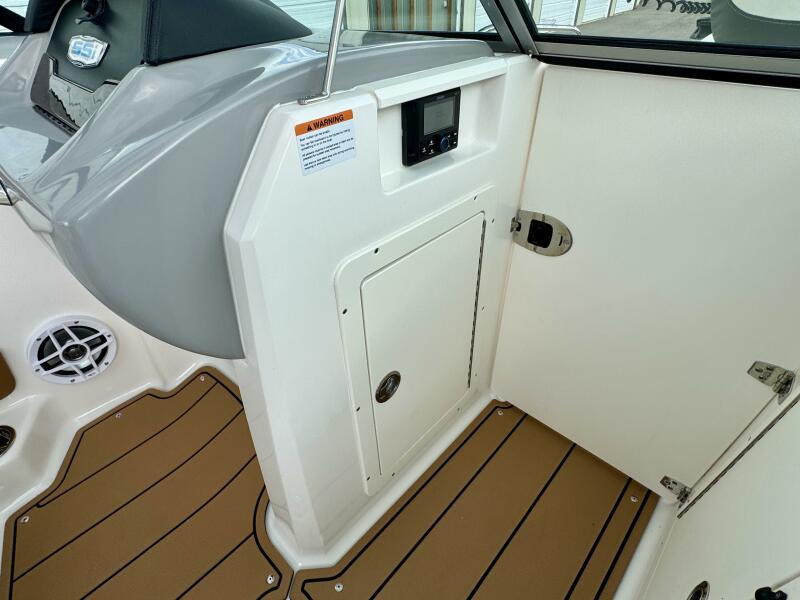 21' 2023 Chaparral 21 SSi Ski & Fish