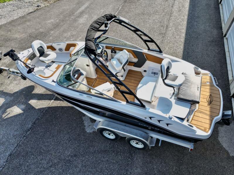 21' 2023 Chaparral 21 SSi Ski & Fish