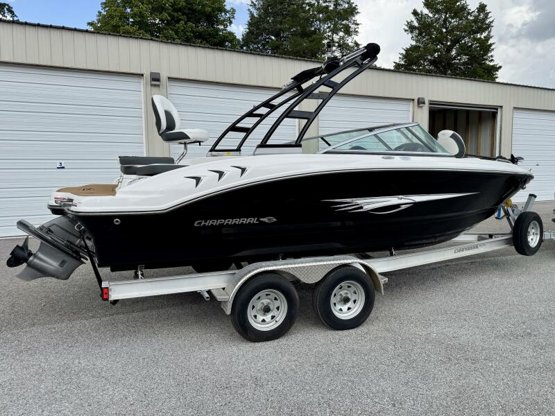 21' 2023 Chaparral 21 SSi Ski & Fish