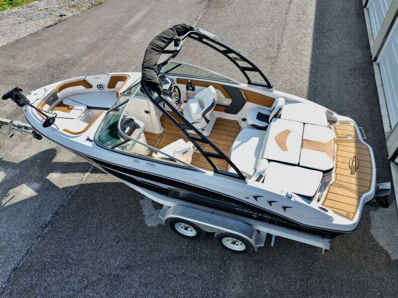 21ft Chaparral Yacht For Sale