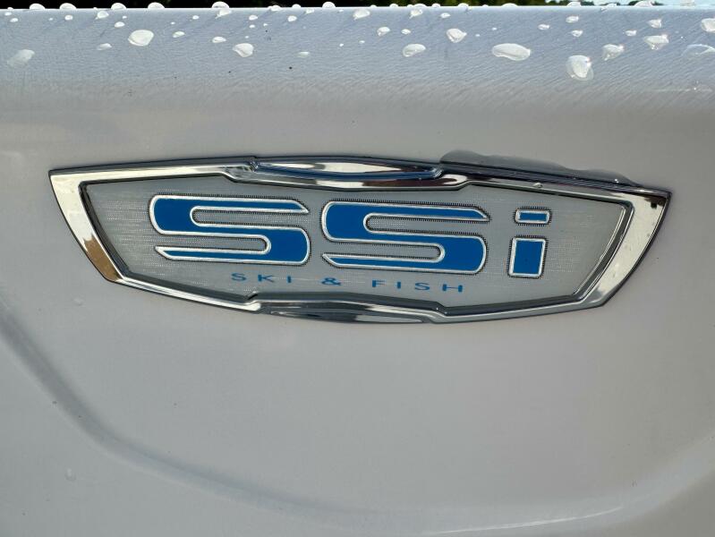 21' 2023 Chaparral 21 SSi Ski & Fish
