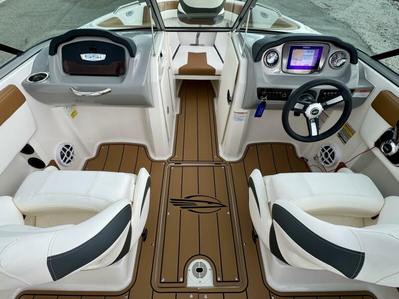 21' 2023 Chaparral 21 SSi Ski & Fish