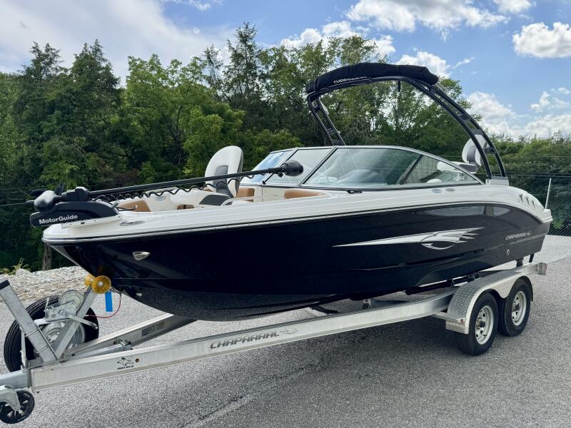 21' 2023 Chaparral 21 SSi Ski & Fish