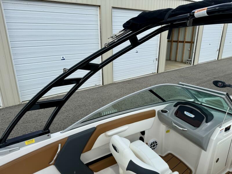 21' 2023 Chaparral 21 SSi Ski & Fish