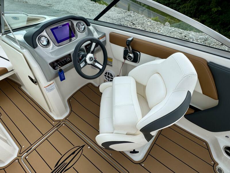 21' 2023 Chaparral 21 SSi Ski & Fish