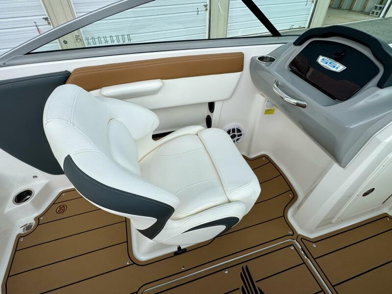 21' 2023 Chaparral 21 SSi Ski & Fish
