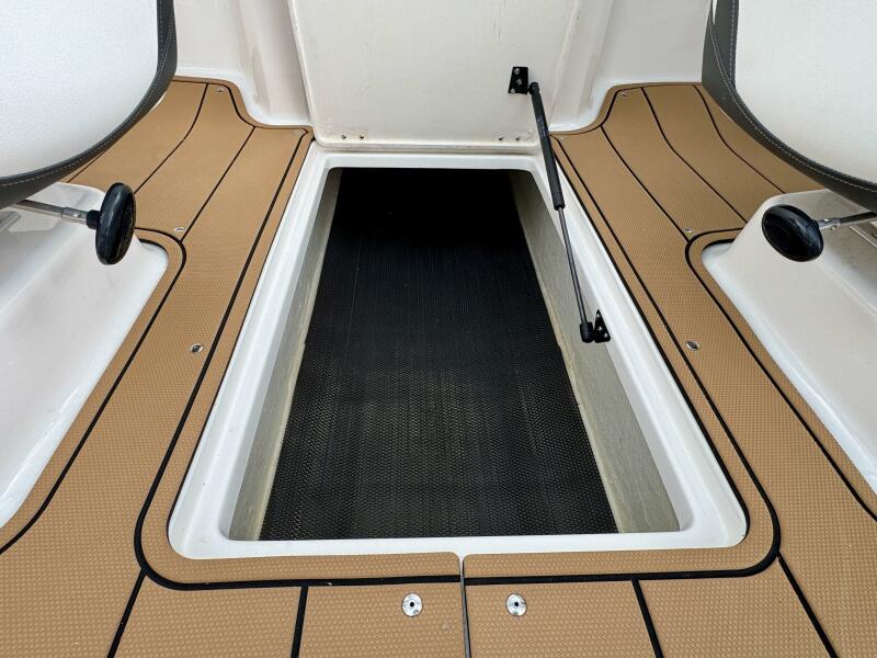 21' 2023 Chaparral 21 SSi Ski & Fish