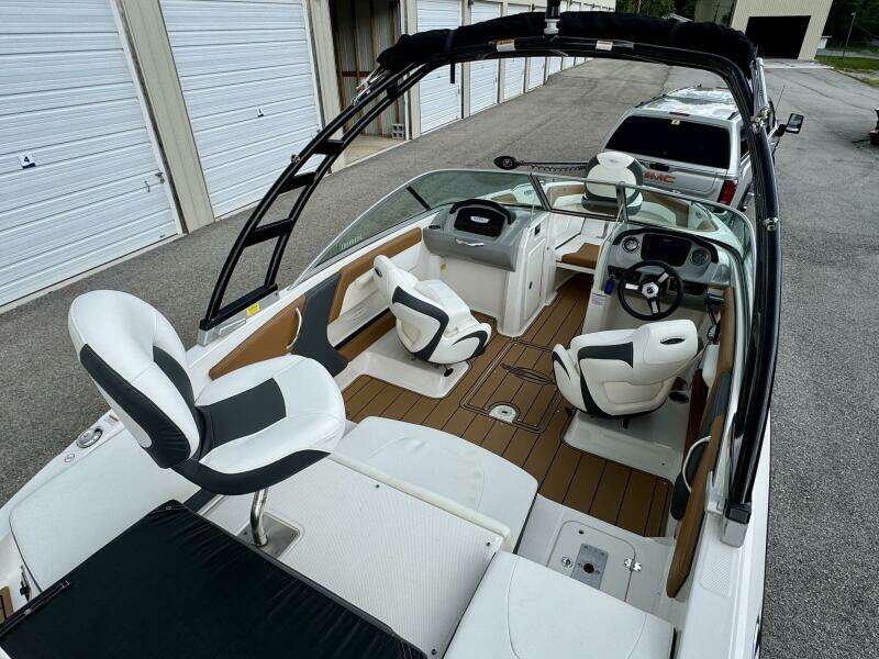 21ft Chaparral Yacht For Sale