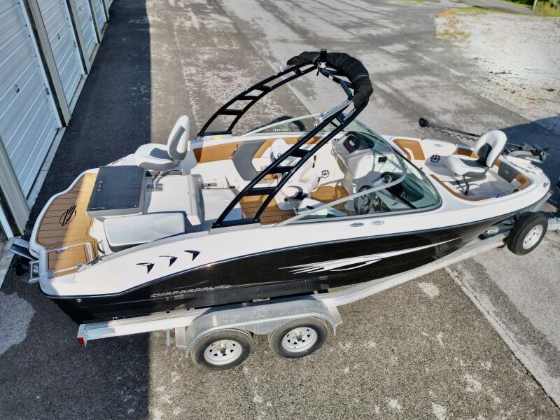 21' 2023 Chaparral 21 SSi Ski & Fish