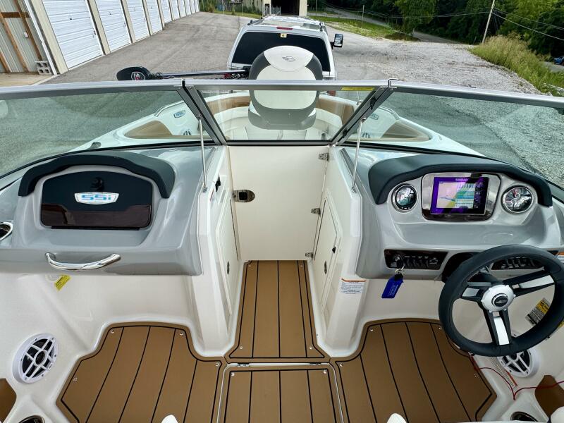 21' 2023 Chaparral 21 SSi Ski & Fish