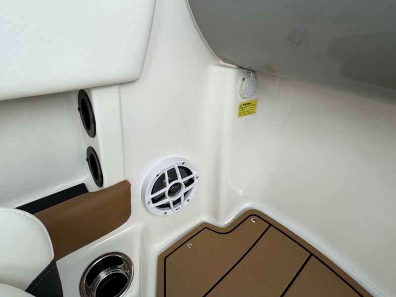 21' 2023 Chaparral 21 SSi Ski & Fish